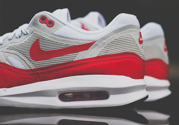 Sport Red Nike Lunar Max 1