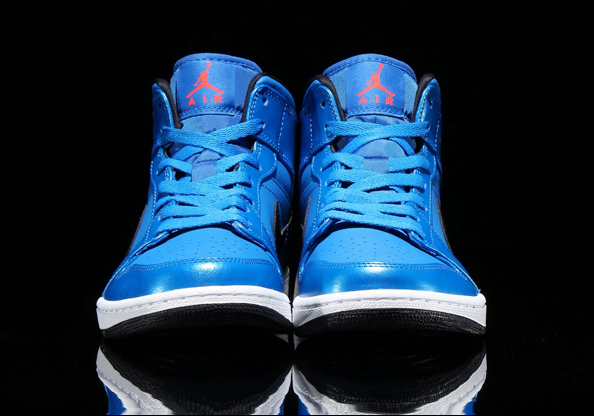 Air Jordan 1 Mid Sport Blue Infrared 23 Black 04