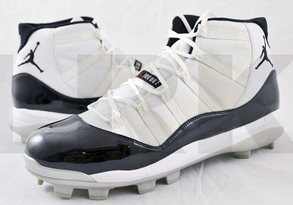 C.C. Sabathia’s Air jordan RED-TAXI-FRENCH 11 “Concord” Cleats