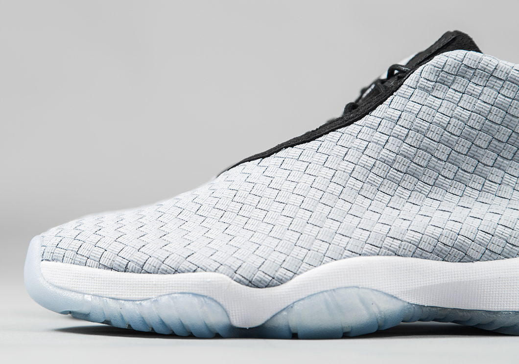 Air Jordan Future Prm Metallic Silver Release Reminder 03