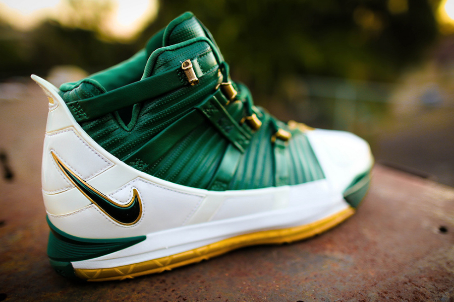 Zoom lebron cheap 3 svsm away