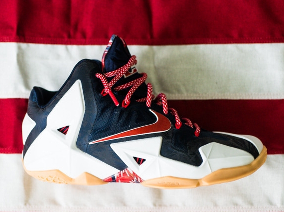 independence day lebrons