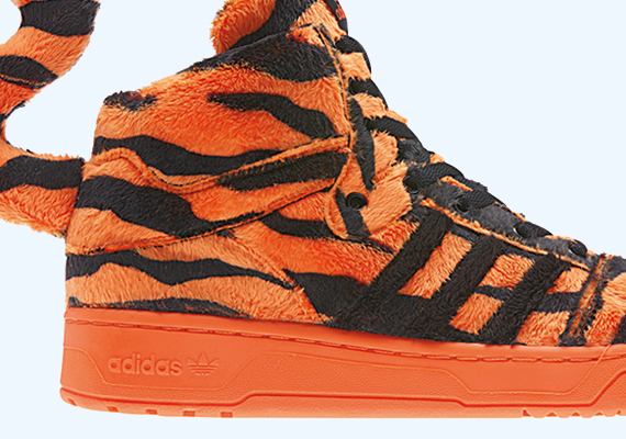 Toevoeging Grazen Arrangement Jeremy Scott x adidas Originals JS Instinct Hi "Tiger" - SneakerNews.com