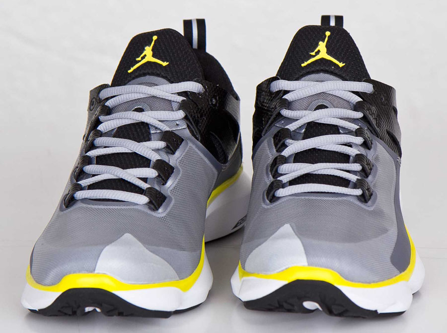 Jordan Flight Runner Wolf Grey Vibrant Yellow 03