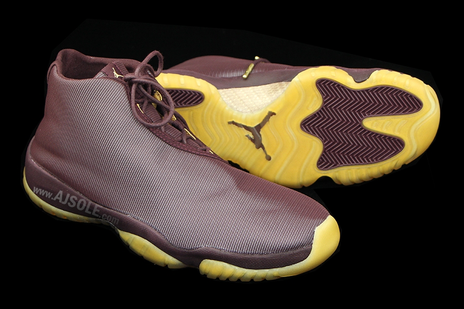 Jordan Future Maroon Gum 01