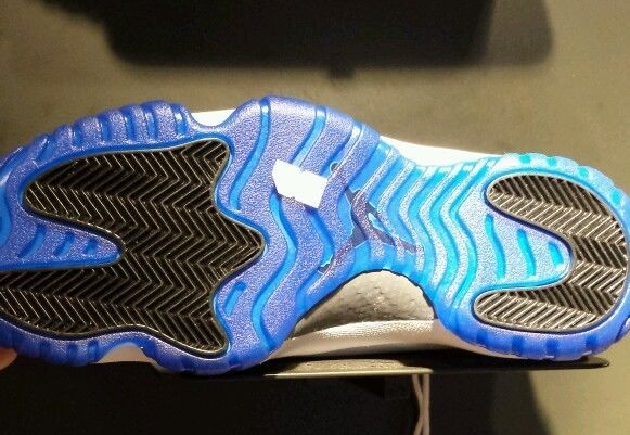 Jordan Future White Blue 01