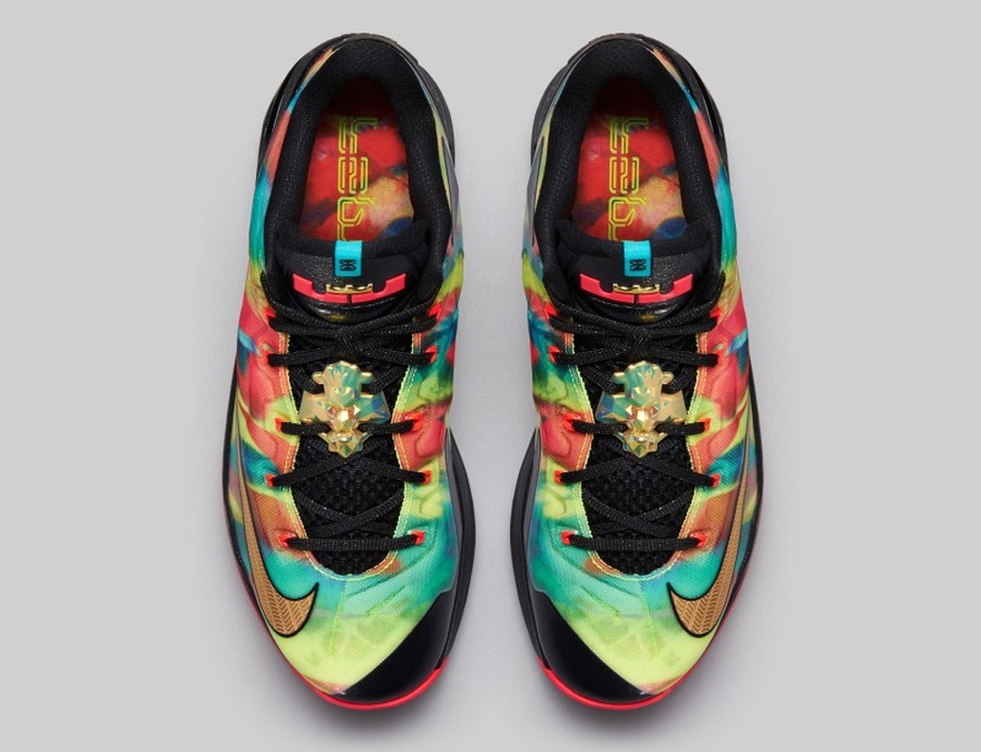 Lebron on sale 11 rainbow