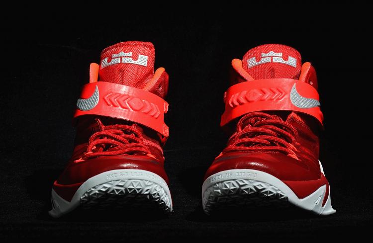 Lebron Zoom Soldier 8 18