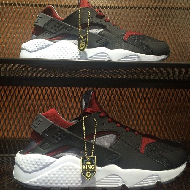 Nike Air Huarache Black Red Grey 01