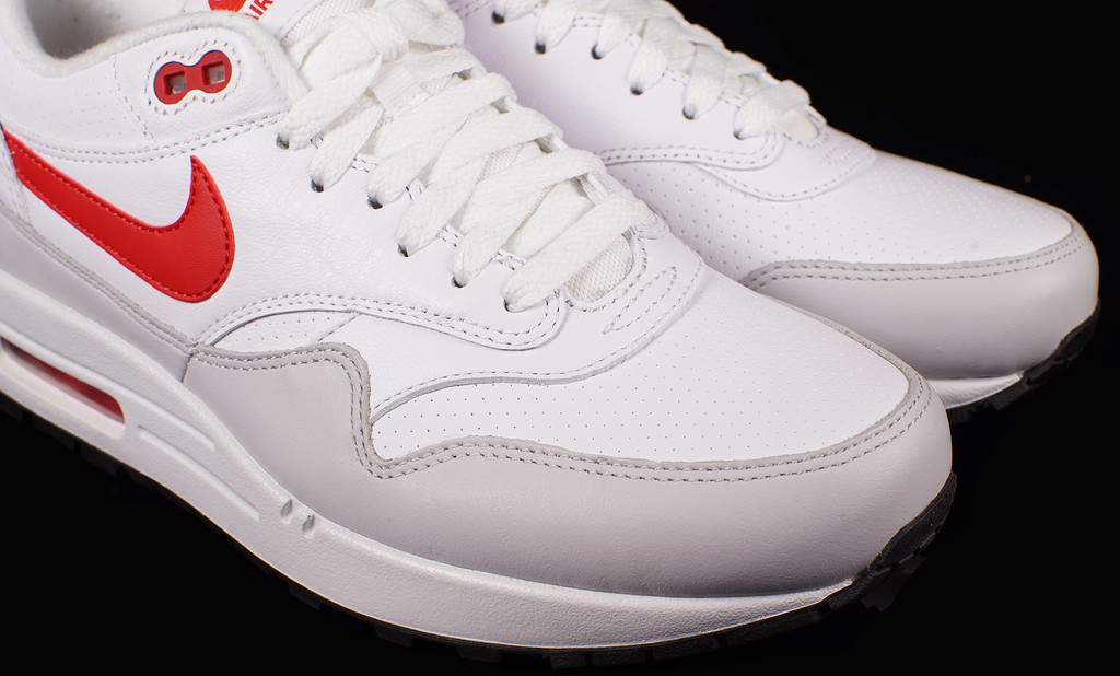 Nike Air Max 1 Essential White University Red Neutral Grey 01