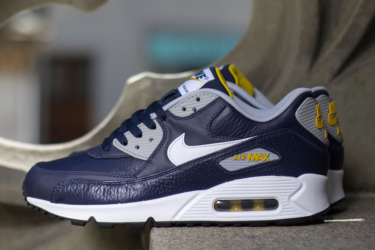 Nike Air Max 90 Leather Obsidian Wolf Grey Gold Loden 02