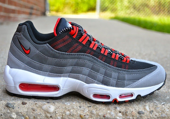Nike Air Max 95 - Wolf Grey - Challenge Red