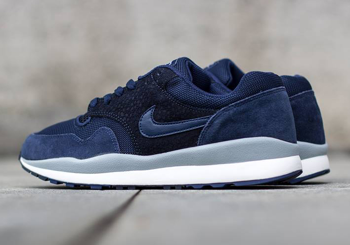 Nike Air Safari Midnight Navy Dark Obsidian 03