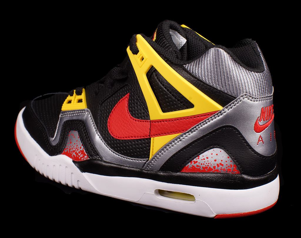 Nike Air Tech Challenge Ii Gs Black University Red Vibrant Yellow Grey 02