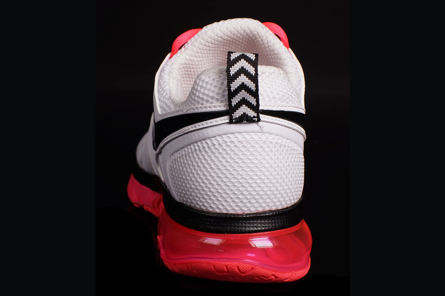 Nike Fingertrap Max White Black Hyper Punch 03