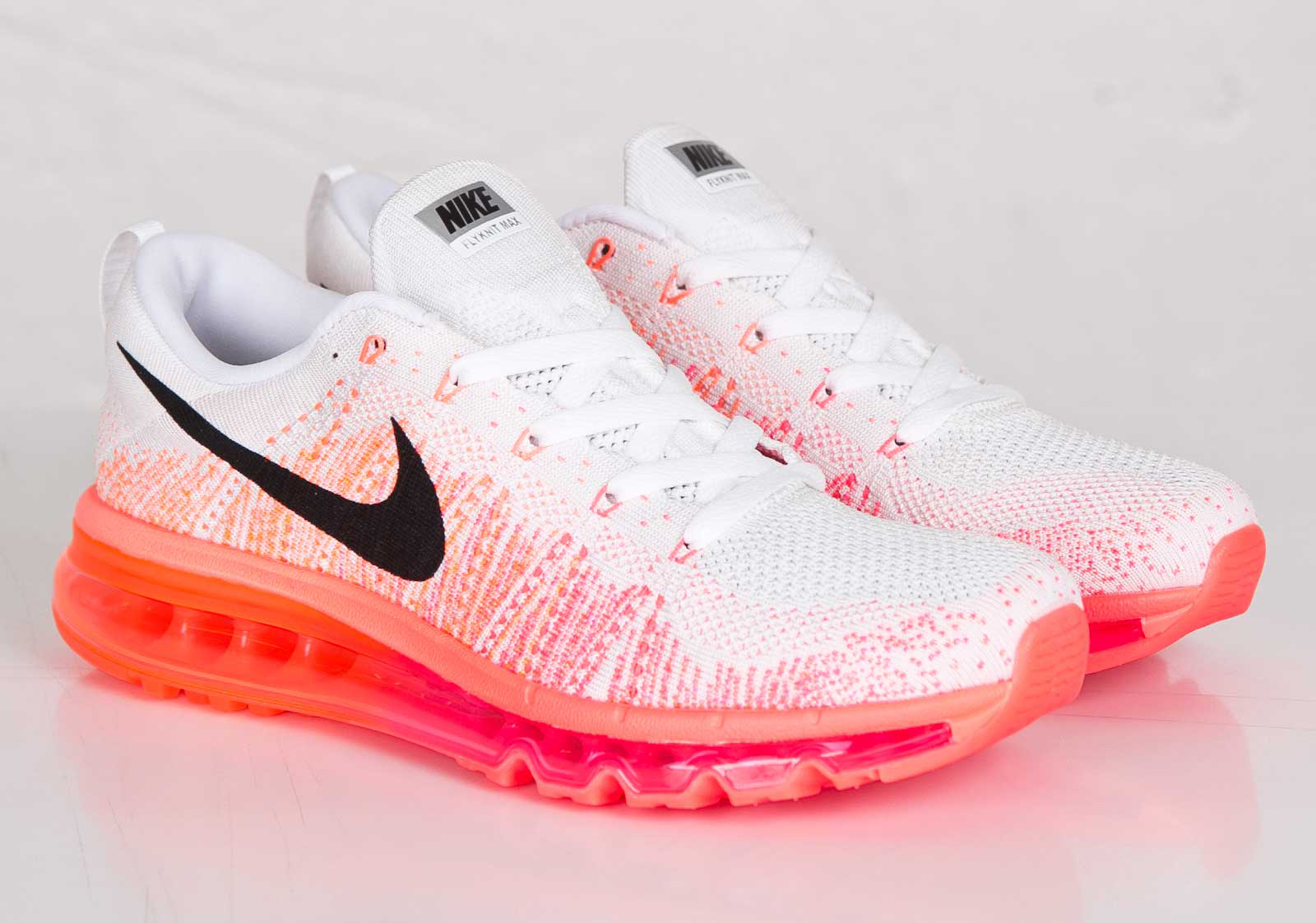 Nike Flyknit Air Max - White - Hyper Punch - Bright Magenta