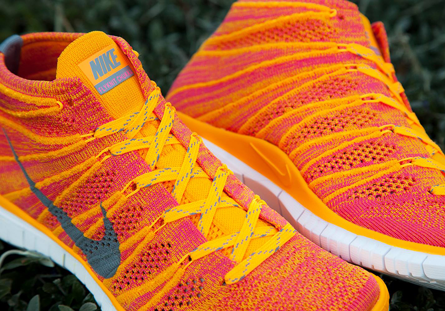 Nike free flyknit chukka womens hotsell