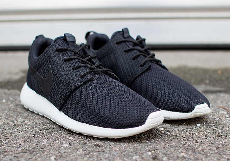 Nike Roshe Run Black Light Ash Grey White 02