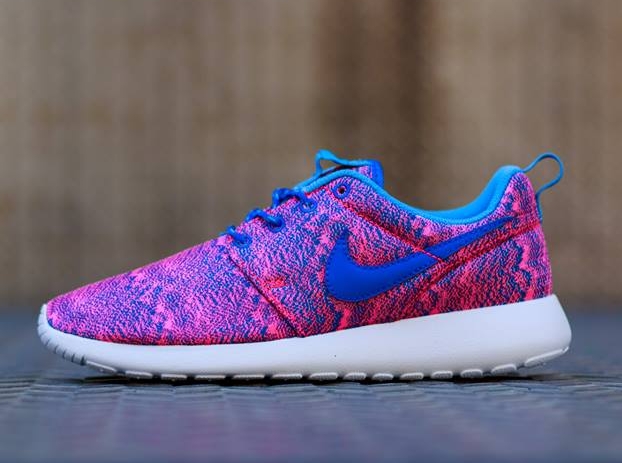Nike Roshe Run Hyper Pink Hyper Cobalt University Blue 03