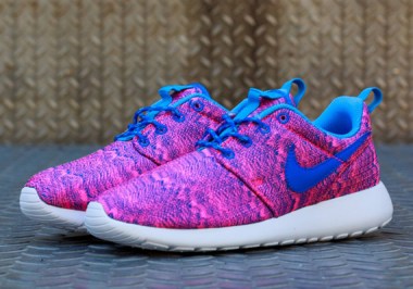 Nike Roshe Run GS - Hyper Pink - Hyper Cobalt - University Blue ...