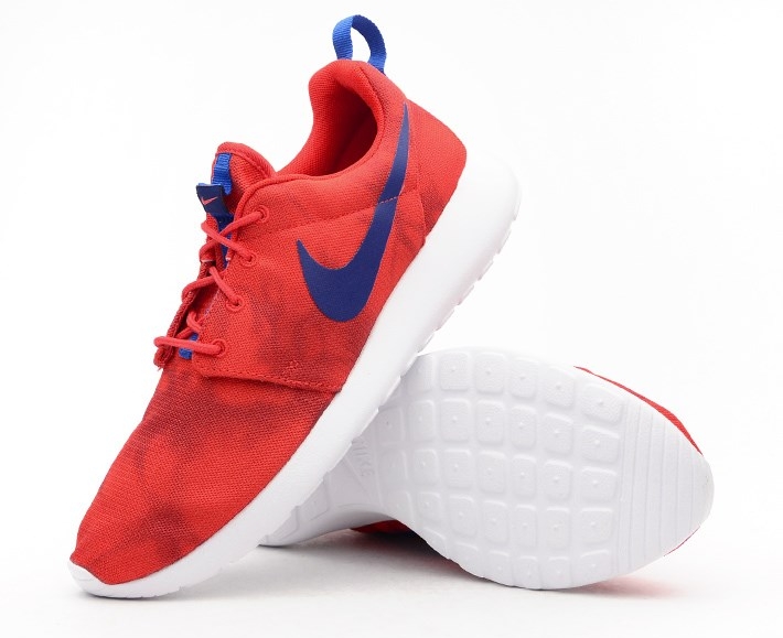 Nike Roshe Run Print Challenge Red Deep Royal Blue 01
