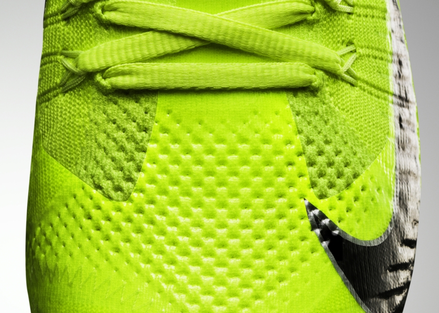 Nike Vapor Ultimate Flyknit Cleat 02