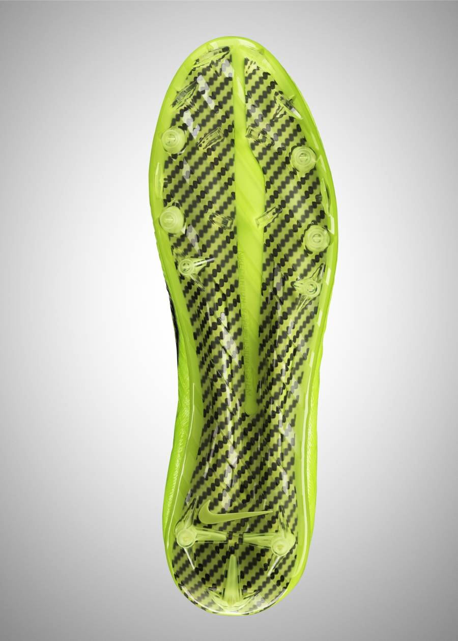 Nike Vapor Ultimate Flyknit Cleat 04