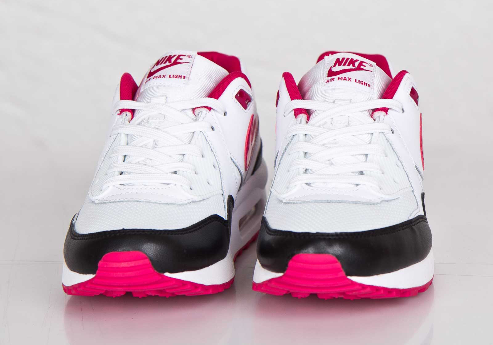 Nike Wmns Air Max Light White Fuschia Force Black 03