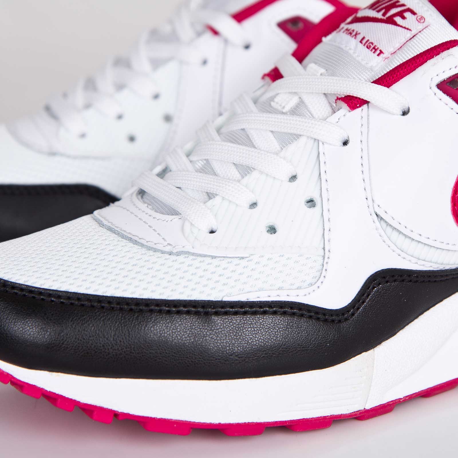 Nike Wmns Air Max Light White Fuschia Force Black 06