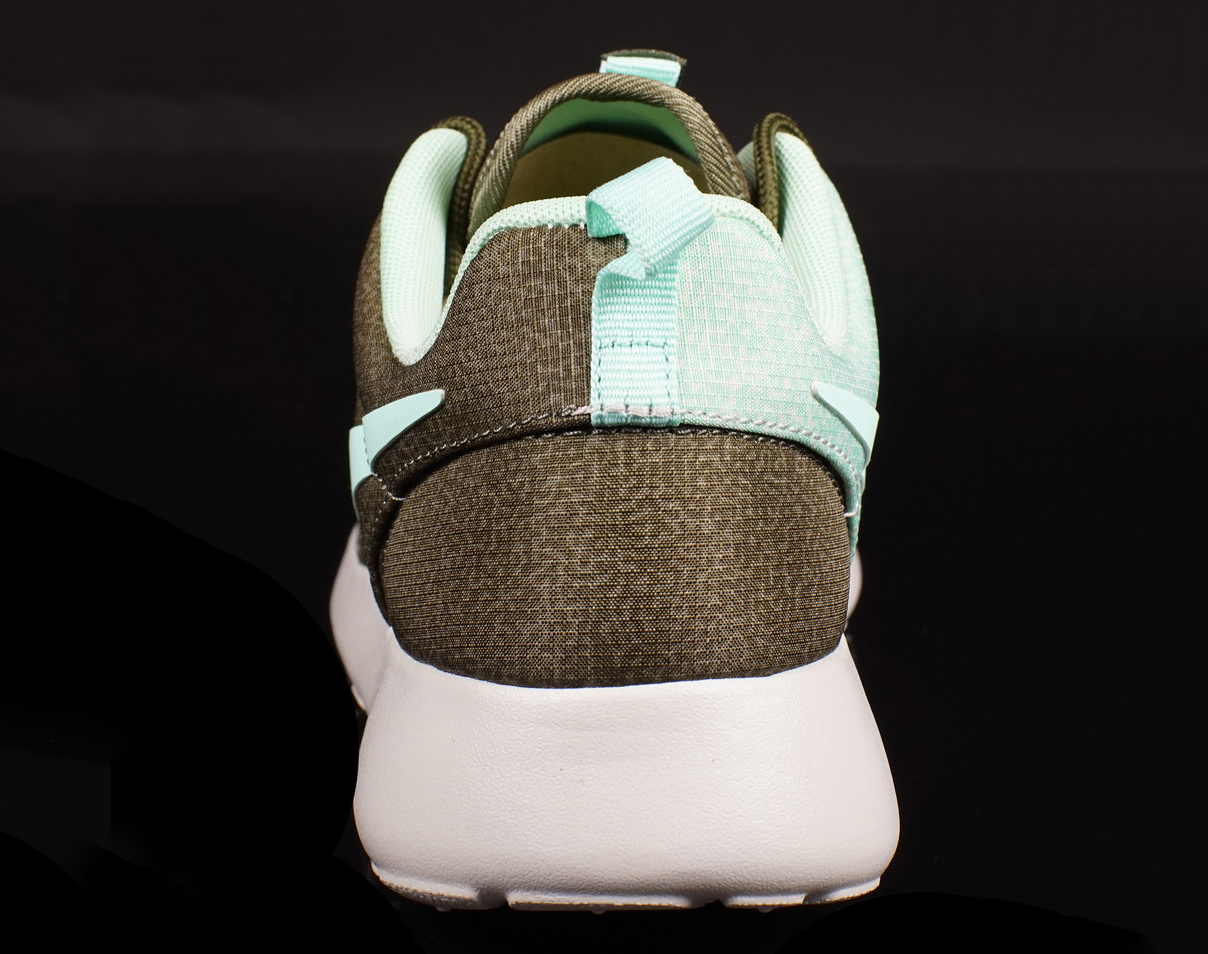 Nike Wmns Roshe Run Khaki Mint 04