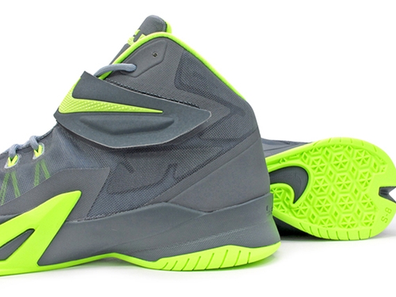 Nike Zoom Soldier Viii Grey Volt 03