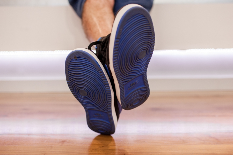 A Better Look at the Air Jordan 1 High Washed Black Ko Black Blue On Feet 02