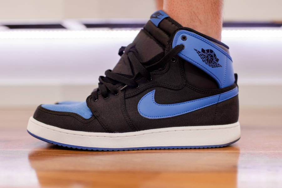 A Better Look at the Air Jordan 1 High Washed Black Ko Black Blue On Feet 07