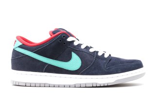 Ben Affleck’s Nike SB Dunk Low “Obsidian/Crystal Mint/Red”