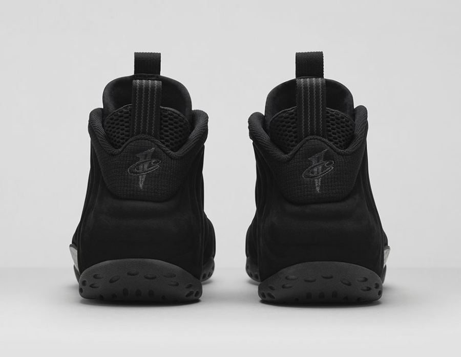 Nike Foamposite One “Triple Black” / trinitas