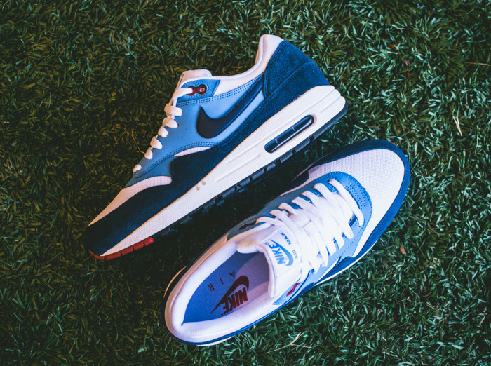 Nike Air Max 1 White Midnight Navy University Blue 03