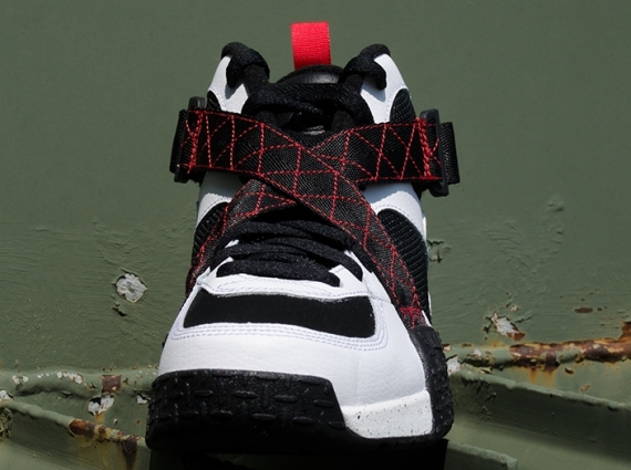 Nike Air Raid White Black Red 03