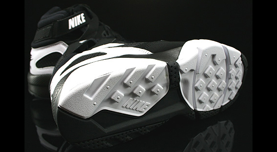 Nike Air Trainer Max 91 Black White 6