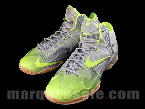 Nike Lebron 11 Metallic Luster Volt 3