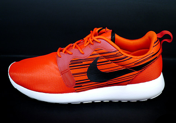 Nike Roshe Run Hyperfuse - Atomic Red - Black -