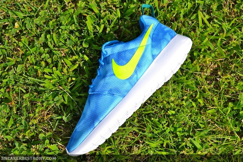 Nike Roshe Run Print Photo Blue Electric Green 01