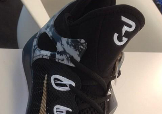A Preview of the Nike Zoom Hyperrev 2015 Paul George PE