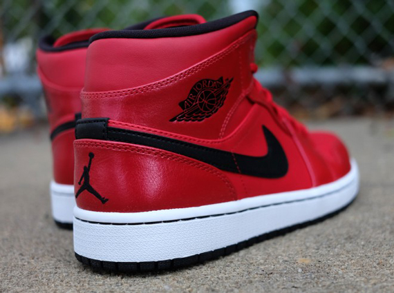 Air Jordan 1 Mid Gym Red Available 03