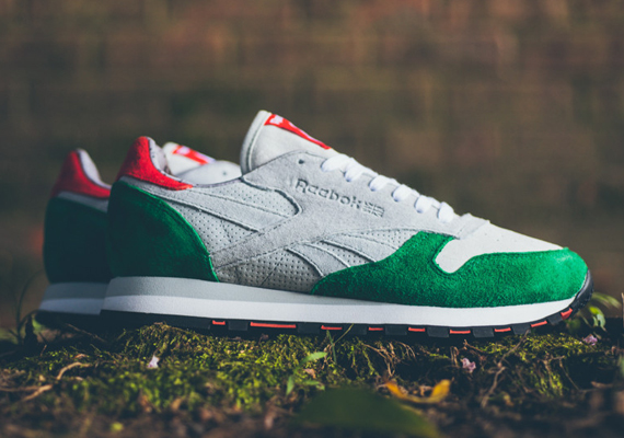 Hanon x Reebok Classic Leather “3 Castles” - Available