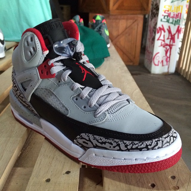 Jordan Spizike Gs Grey Red Black 01