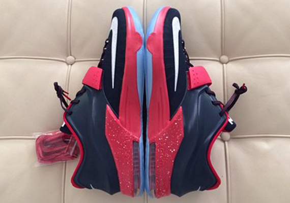 Kevin Durant Is Back With Nike, Now Check Out These KD 7 PEs