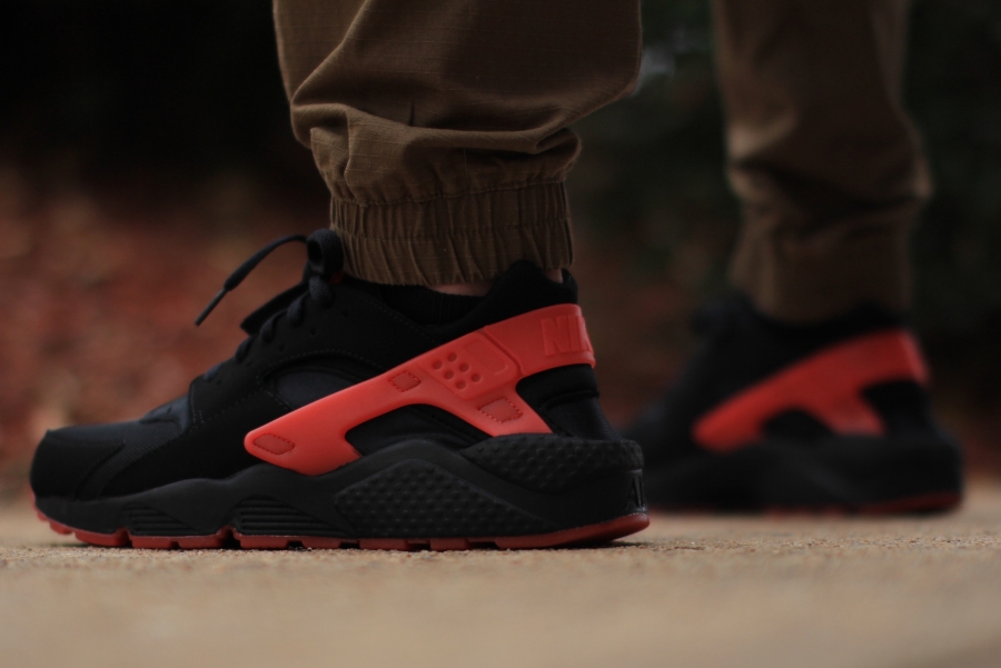 FOR THE LOVE OF SNEAKERS: NIKE AIR HUARACHE KICKS — VIENNA