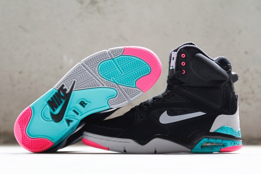 Nike Air Command Force Spurs 0