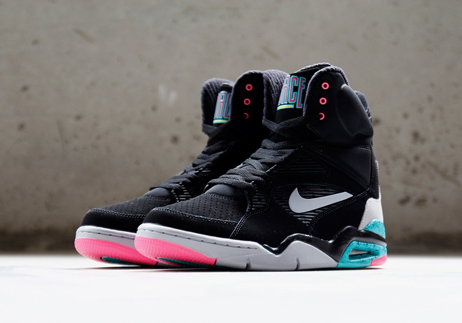 Nike Air Command Force Spurs
