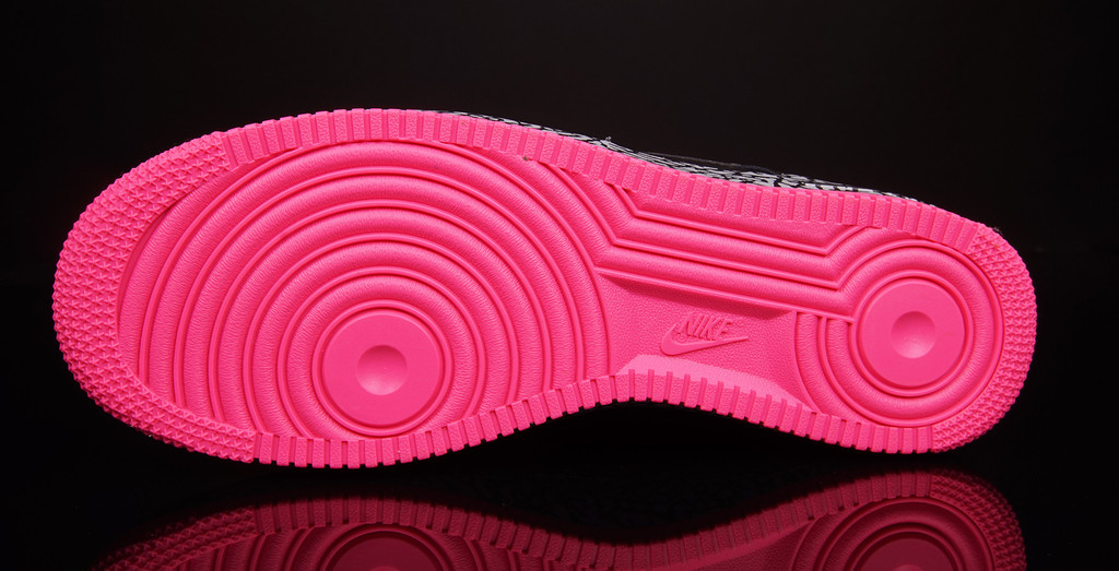 Nike Air Force 1 Low Black Hyper Pink Wolf Grey 04